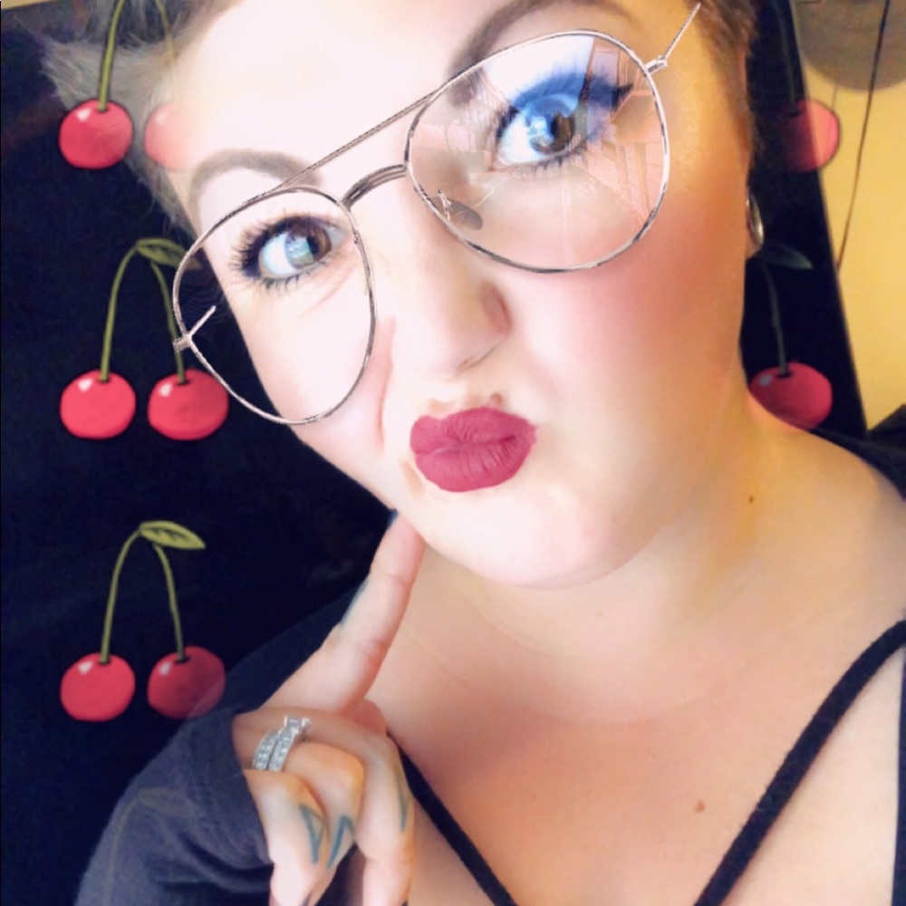 Meet your Posher, Carrie